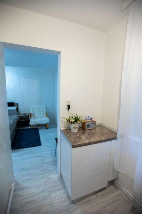 Garsoniera Central II Targu Jiu Ngoại thất bức ảnh