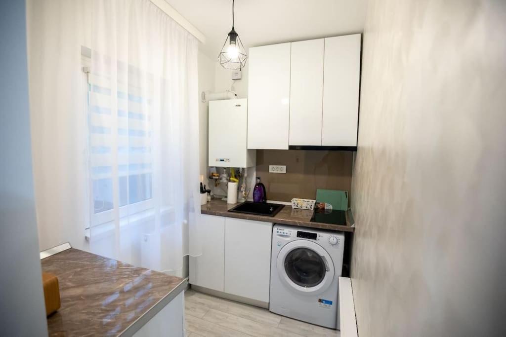 Garsoniera Central II Targu Jiu Ngoại thất bức ảnh